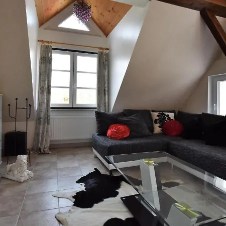 Quaint In With Terrace Apartment *